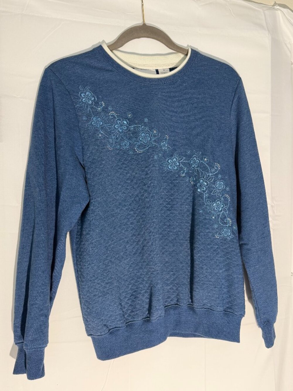 Womens Sweatshirt. Size Small, Alfred Dunner Brand